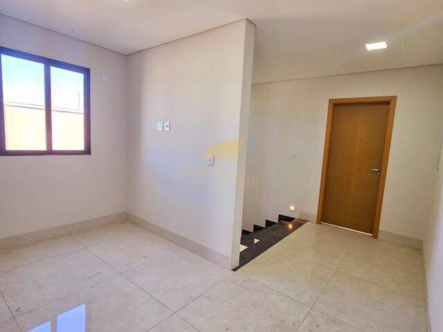 Casa para Venda em Cuiabá - 2
