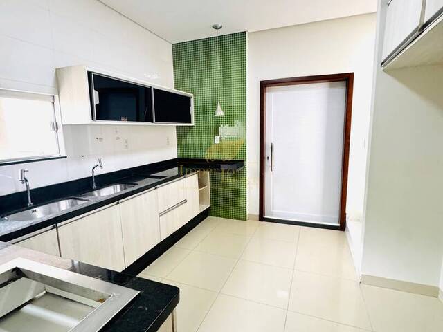 Casa para Venda em Cuiabá - 5