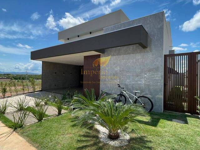 Venda em Condomínio Brisas - Cuiabá